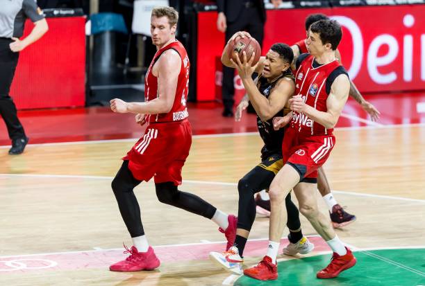 尔米诺的突 尔米诺的突