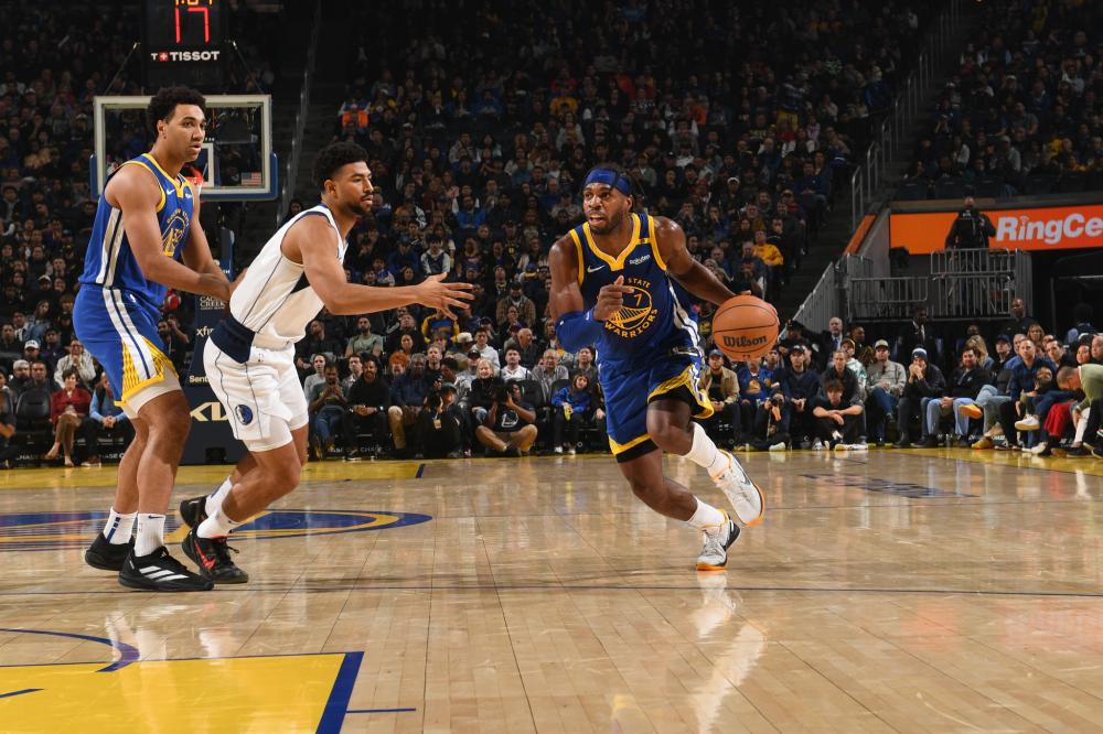 中场球员席 中场球员席